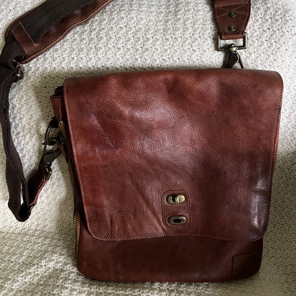 Will Leather Goods Brown Messenger Bag - Picture 1 of 8